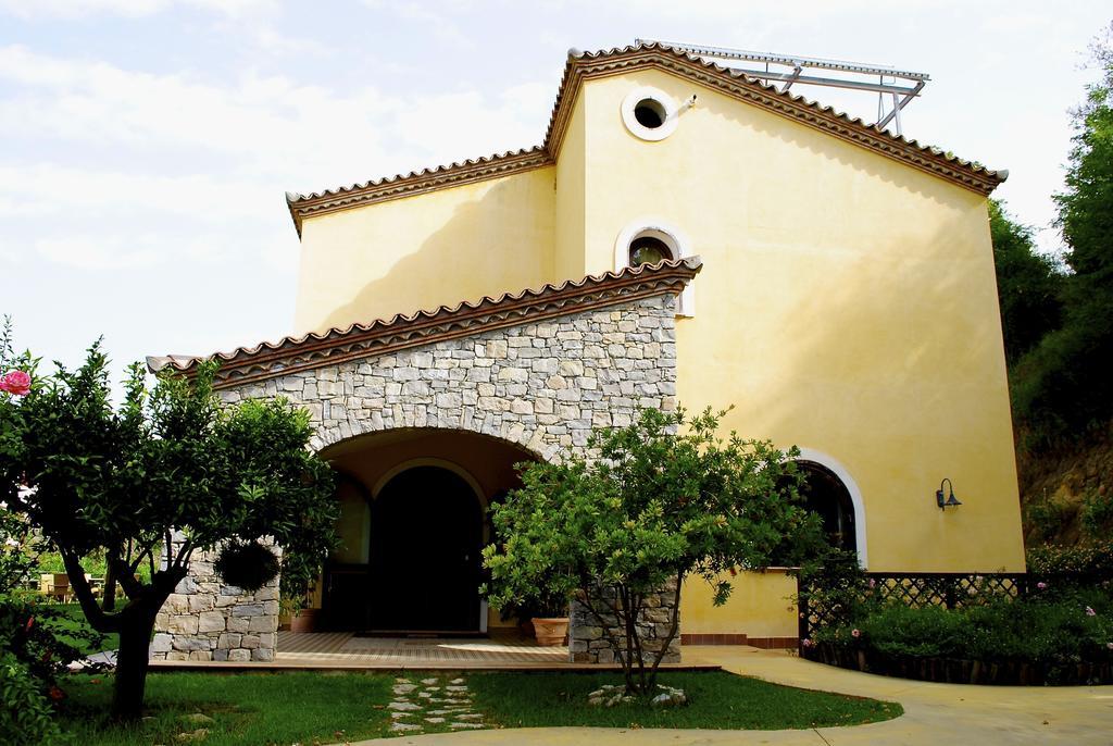 Agriturismo L'Arca Di Anna Brambilla Belvedere Marittimo Exterior foto